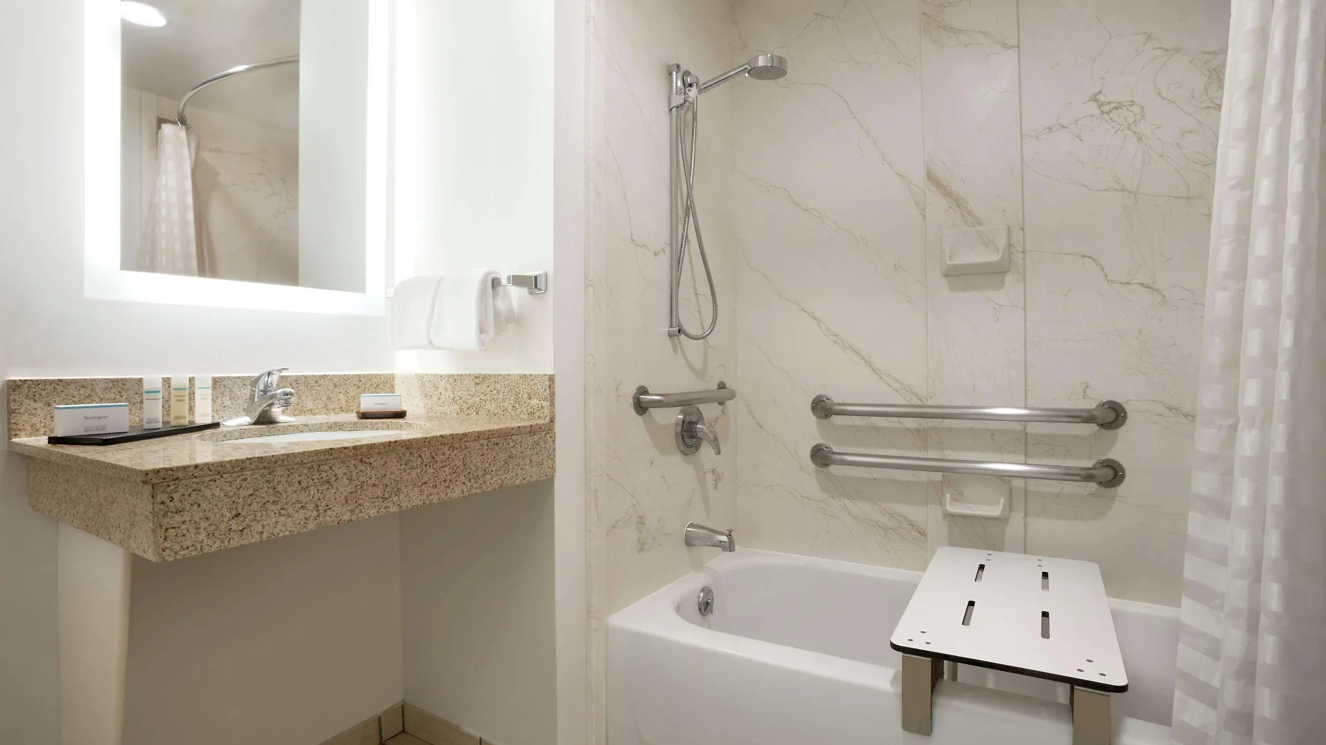 Embassy Suites By Hilton Denver International Airport