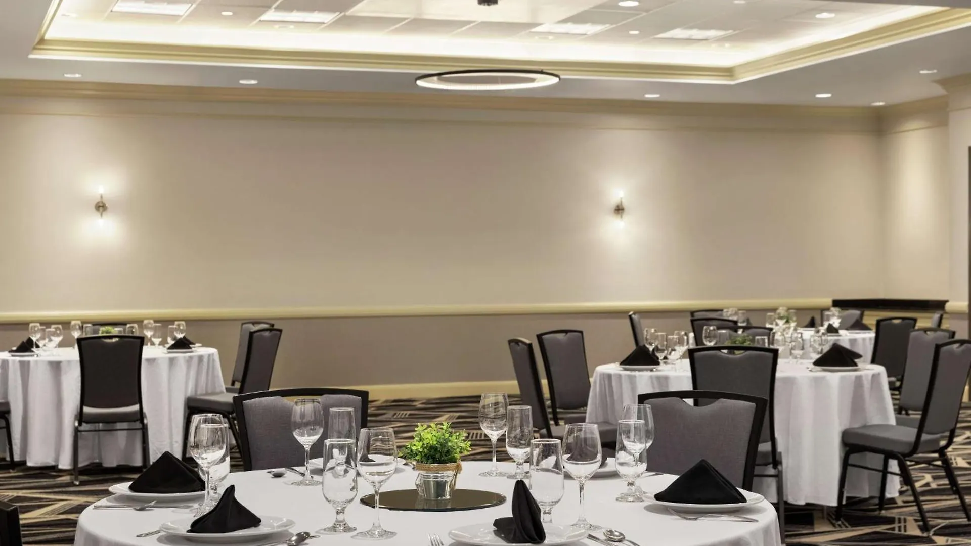 Embassy Suites By Hilton Denver International Airport