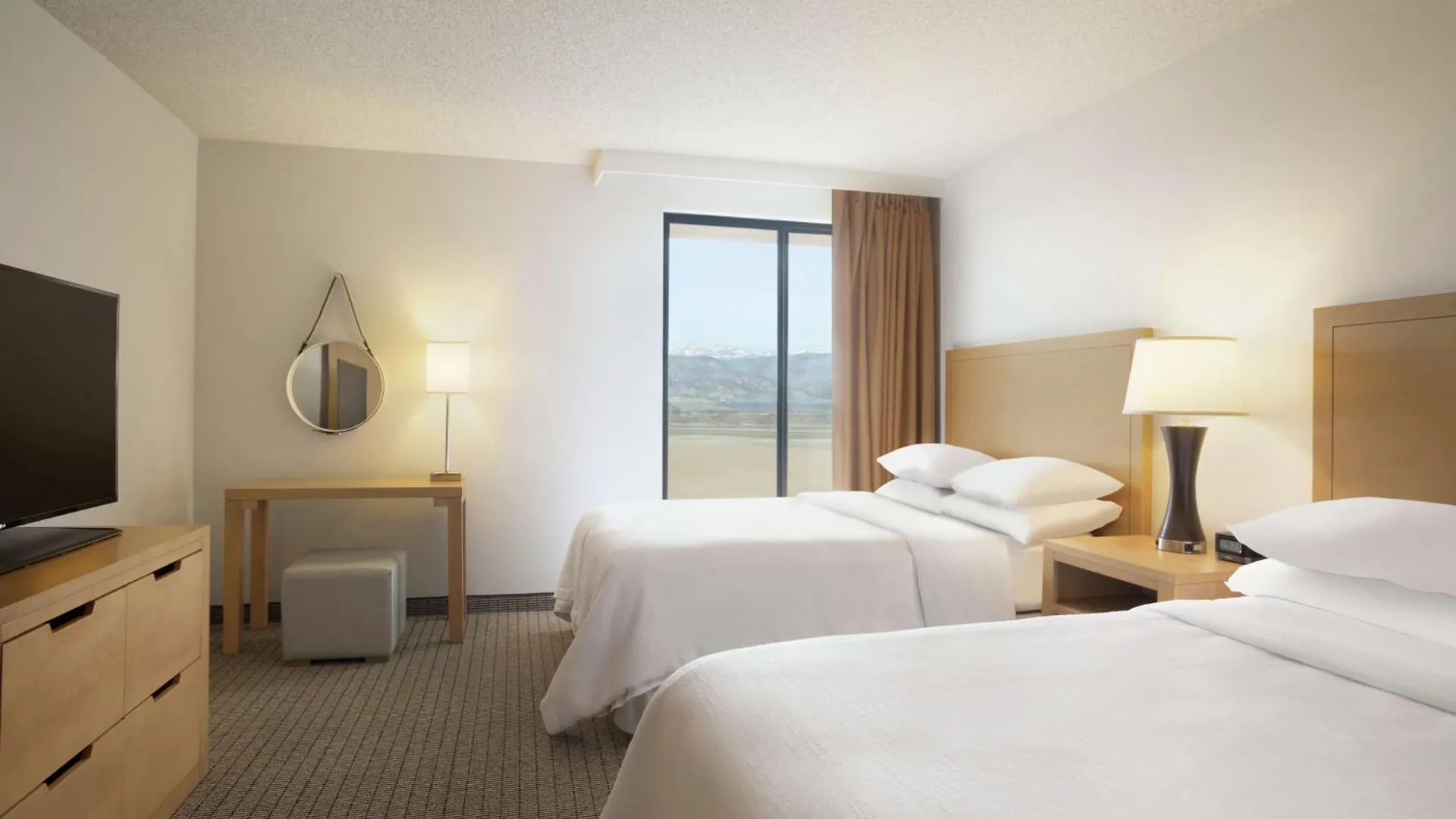 Hotel Embassy Suites By Hilton Denver International Airport