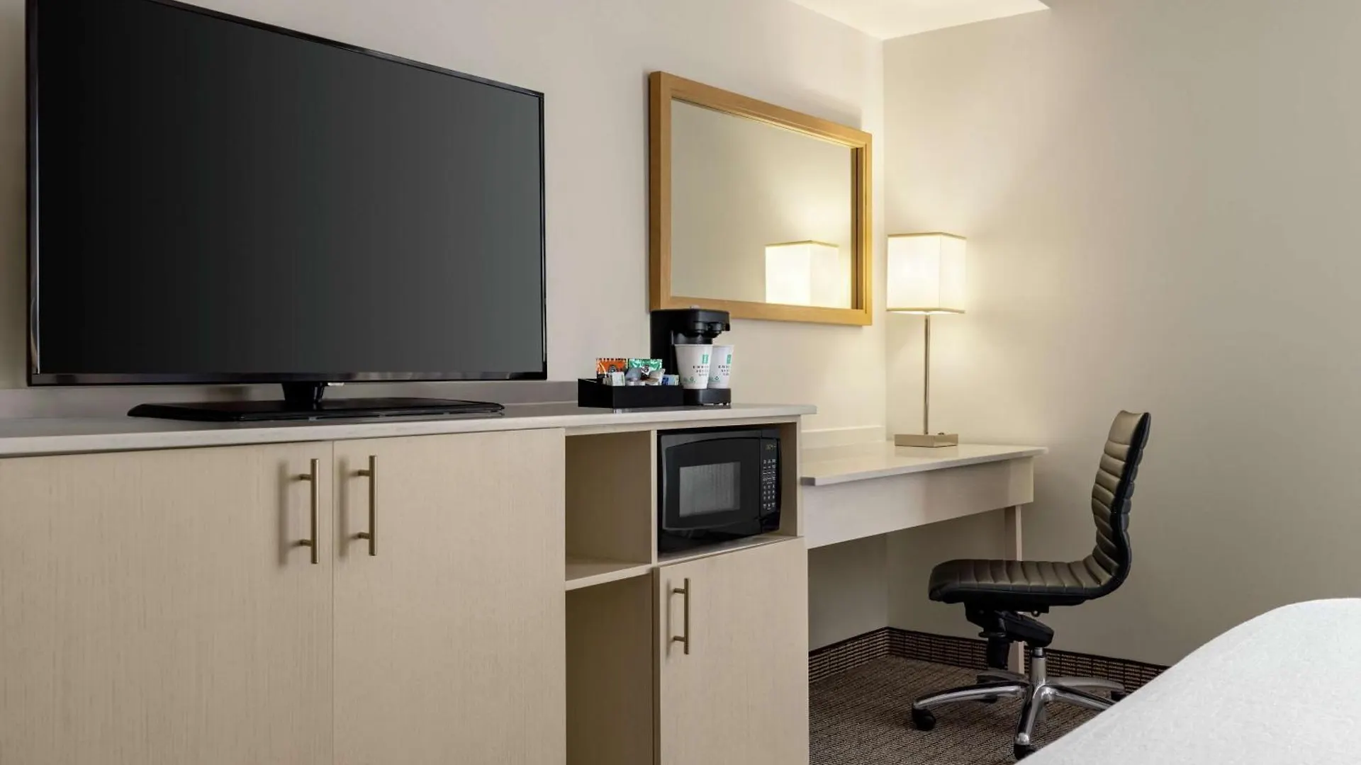 Embassy Suites By Hilton Denver International Airport 4*,