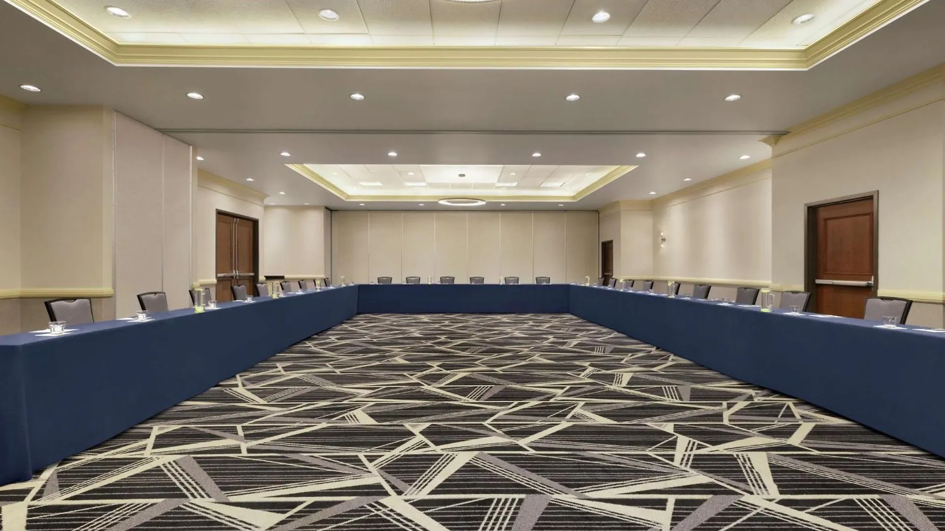 **** Hotel Embassy Suites By Hilton Denver International Airport United States