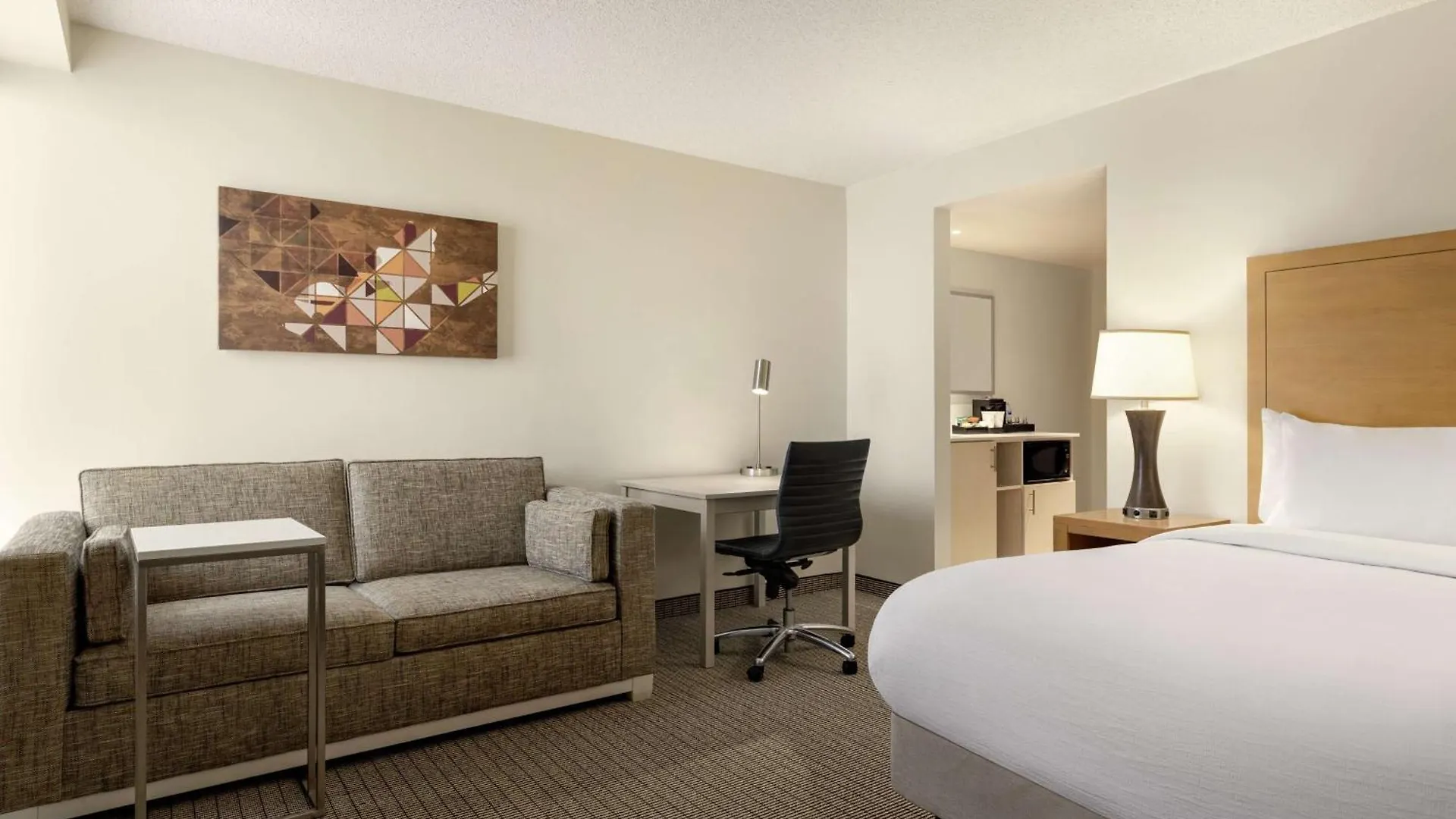 Hotel Embassy Suites By Hilton Denver International Airport